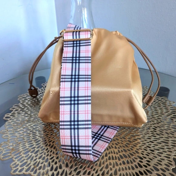 Burberry - Picture 3 of 12